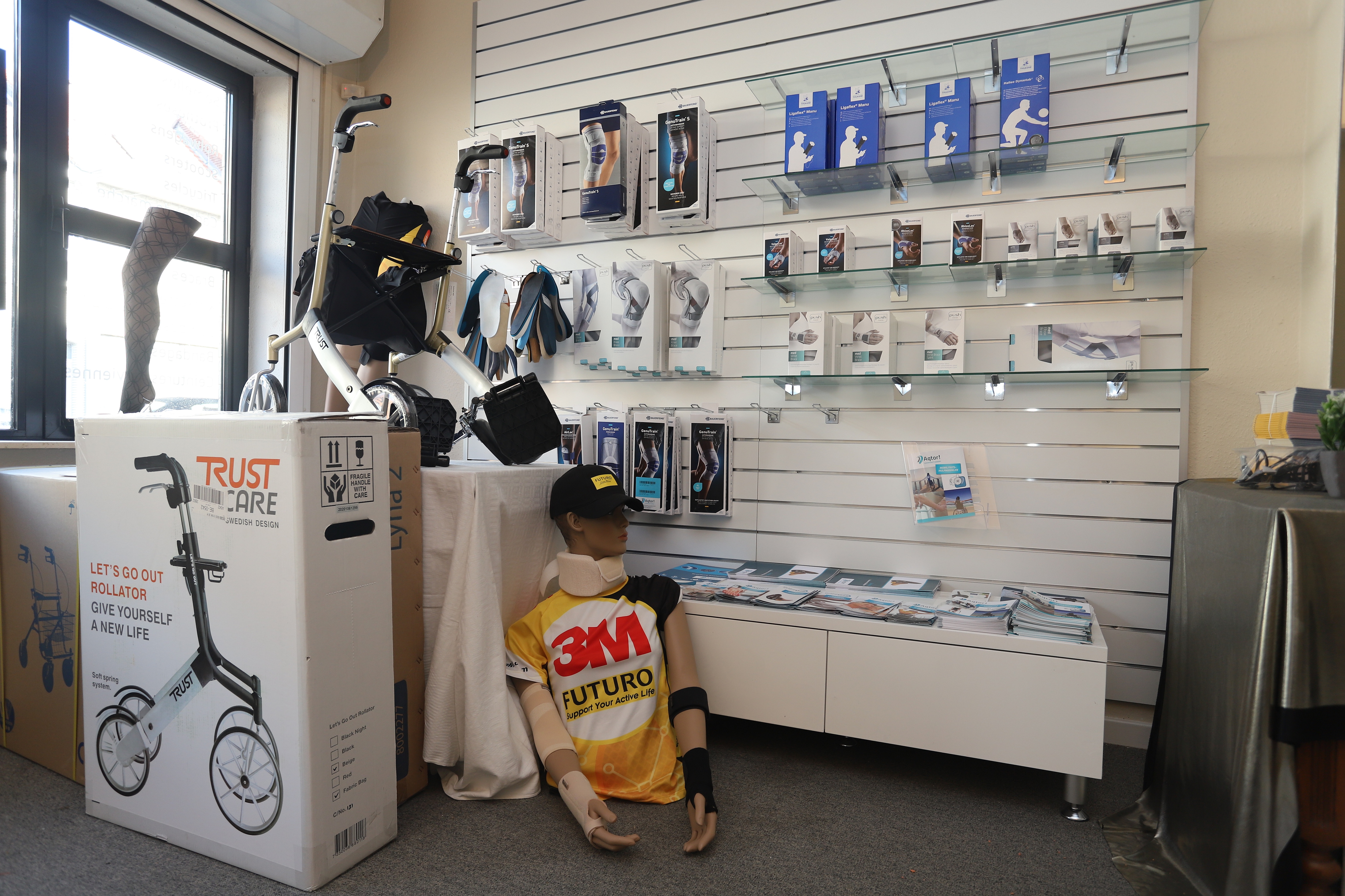 Service de bandagisterie et orthop&eacute;die &agrave; la pharmacie Pharmatheek